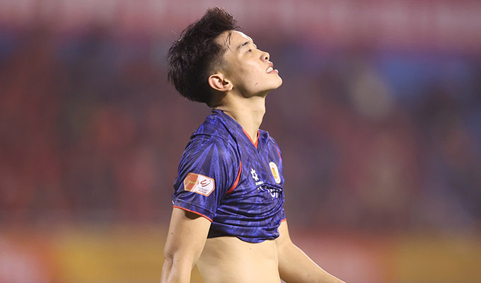 Đình Bắc lỡ hẹn trận tới vì án treo giò, vận đen chưa dứt