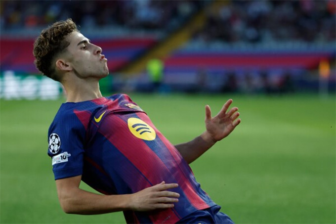 Flick ‘chỉnh đốn’ phòng thay đồ Barca: Không ai được phép lớn hơn tập thể