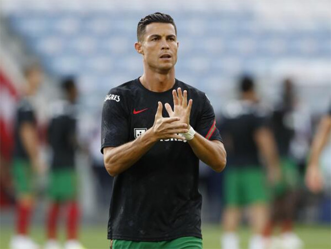 HLV Bồ Đào Nha chốt tương lai Ronaldo: World Cup 2026 không phải dấu hỏi