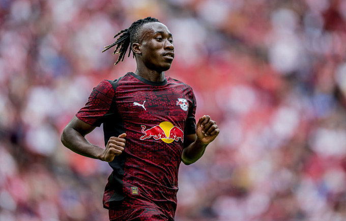 Klopp ‘chỉ điểm’ truyền nhân Salah: Liverpool sắp lao vào canh bạc 87 triệu bảng?