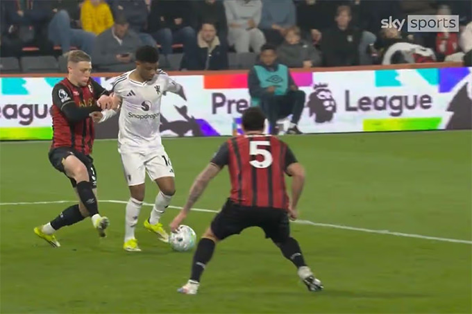 MU ‘bùng nổ’ sau trận hòa: VAR và trọng tài bị tố bóp nghẹt chiến thắng