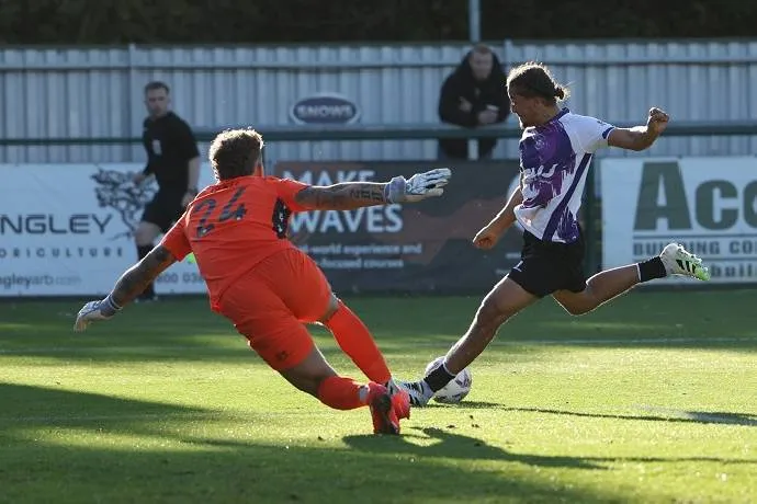 Trận đấu hấp dẫn tại sân nhà của Chelmsford và AFC Totton vào lúc 0h45 ngày 31/3: Ưu thế cho chủ nhà