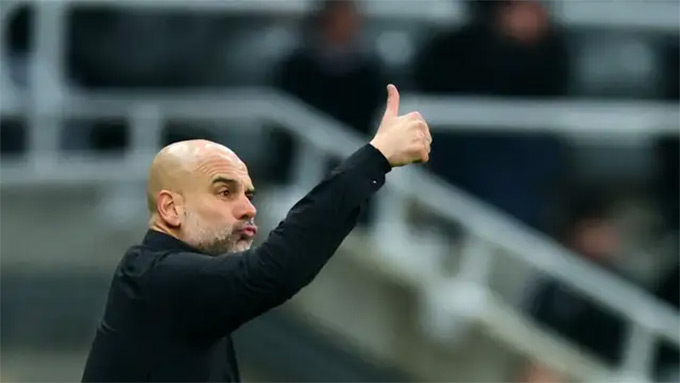 Phá dớp 4 năm, Pep Guardiola vẫn bực bội vì những nghi ngờ