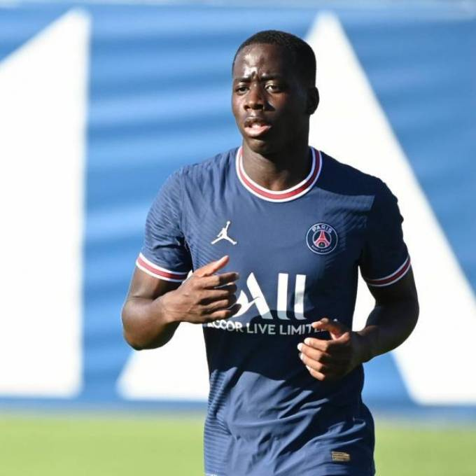 Từ đồng đội PSG đến đối thủ của Messi: Gassama viết nên cuộc tái ngộ không tưởng