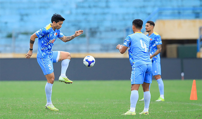 Văn Hậu trở lại nhưng không còn chỗ cũ: Lời giải bất ngờ nằm ở vị trí trung vệ