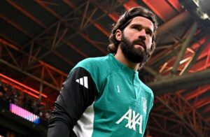 Alisson tiến sát Juventus với hợp đồng 3 năm