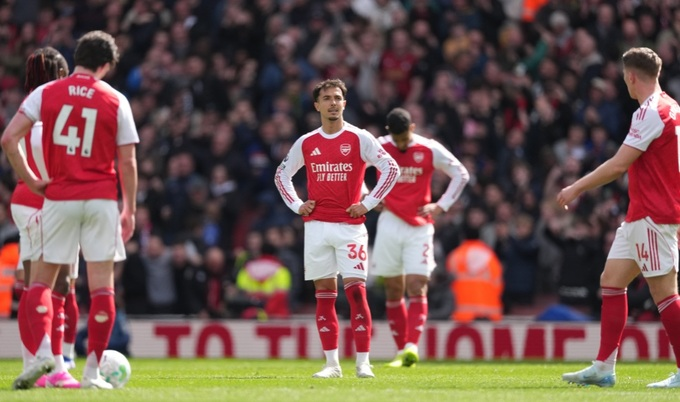 Arsenal chao đảo trước “tối hậu thư” từ Man City