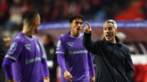 Carlos Vicens bước ra ánh sáng: ‘cánh tay phải’ của Pep Guardiola lộ diện