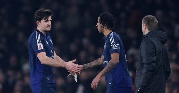 MU khủng hoảng hàng thủ: Tan hoang trước giờ đại chiến