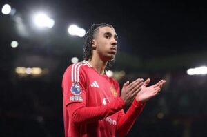 MU khủng hoảng hàng thủ: Tan hoang trước giờ đại chiến