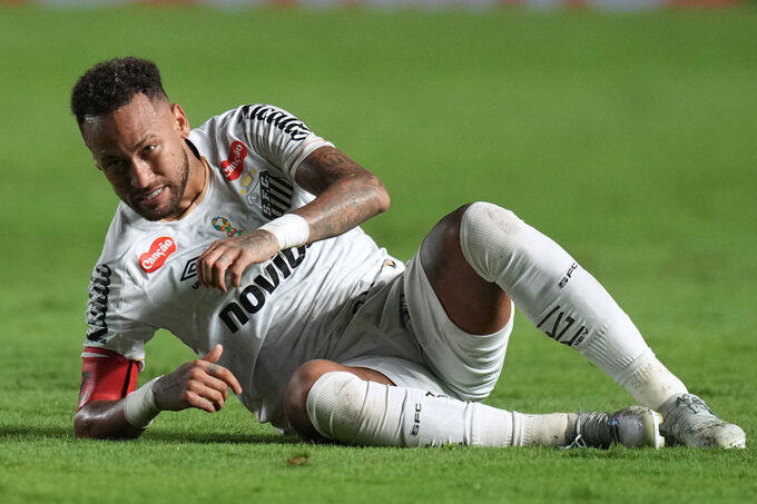 Neymar đối diện án treo giò nặng sau phát ngôn gây tranh cãi