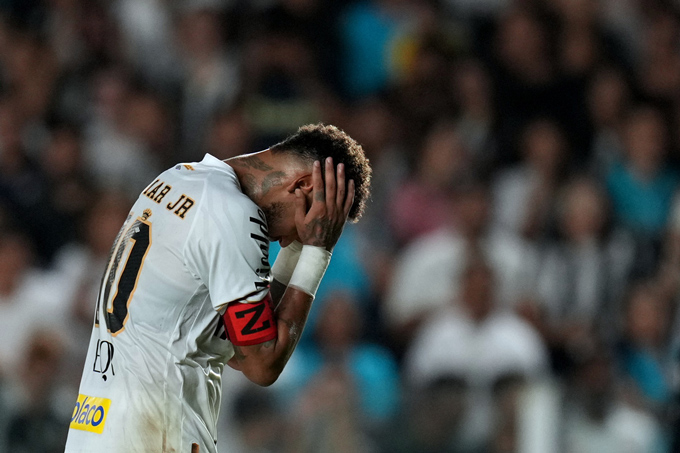 Neymar đối diện án treo giò nặng sau phát ngôn gây tranh cãi