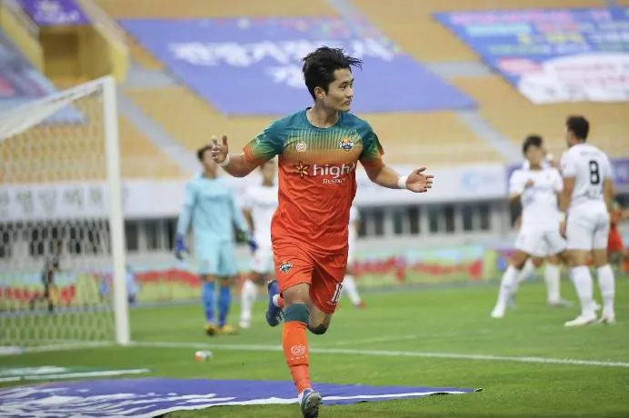 Phân tích và dự đoán kết quả trận Gangwon gặp Gwangju, 14h30 ngày 4/4: Khó phân định thắng thua