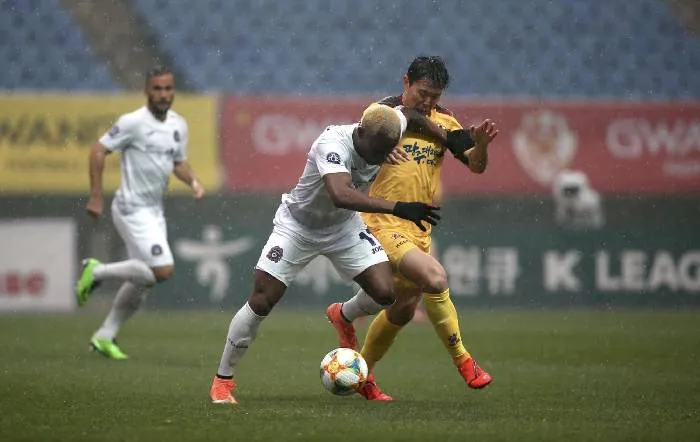 Phân tích kèo trận Gwangju gặp Anyang, 14h30 ngày 26/4: Cơn khủng hoảng tiếp diễn