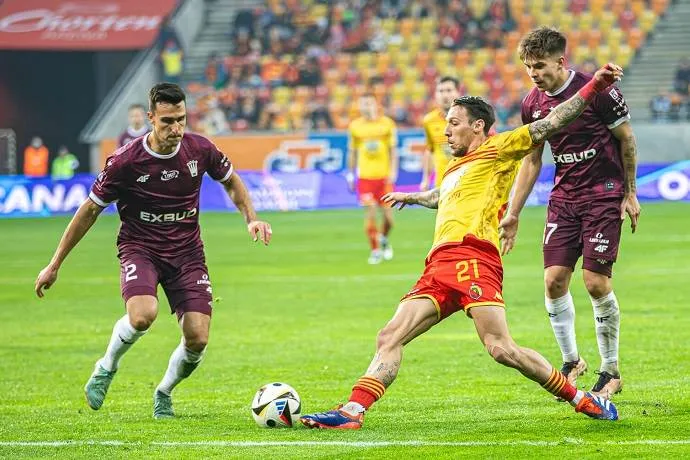 Dự đoán và phân tích kèo trận Korona Kielce gặp Jagiellonia, 1h30 ngày 11/4: Thử thách bất ngờ