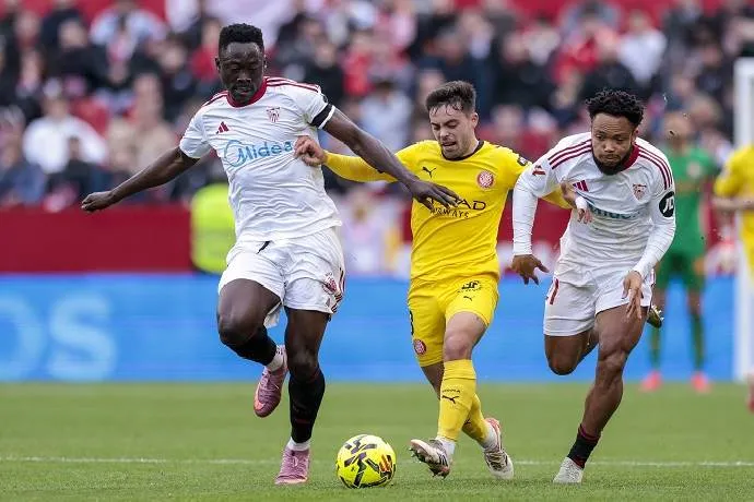 Phân tích soi kèo Oviedo và Sevilla, 23h30 ngày 5/4: Cuộc chiến cam go trên sân cỏ