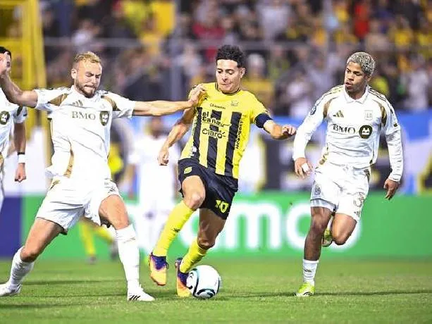 Phân tích và dự đoán tỷ số Real Espana gặp Juticalpa, 08h30 ngày 7/4: Bảo vệ vị trí số một