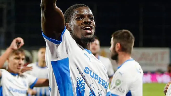 Phân tích kèo trận Universitatea Craiova đối đầu CFR Cluj, 0h30 ngày 7/4: Ưu thế nghiêng về một bên