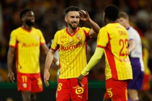 RC Lens ngược dòng bùng nổ: Áp sát Paris Saint-Germain trong cuộc đua nghẹt thở