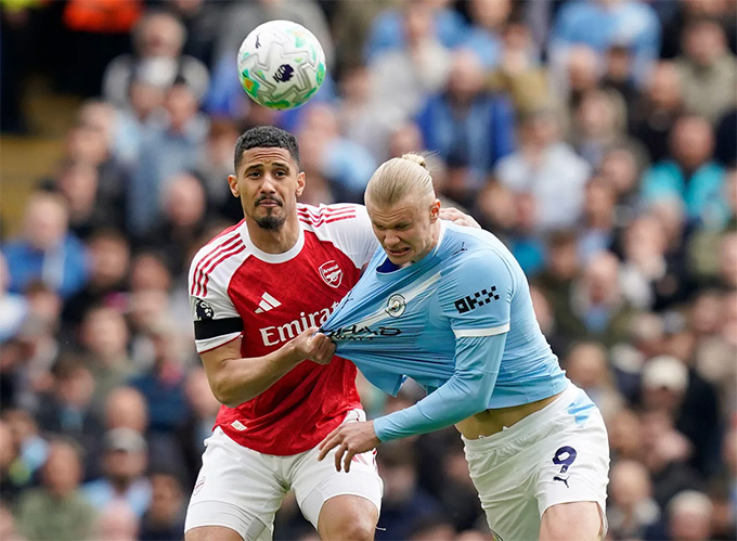 Saliba thúc Arsenal “chiến đến hơi thở cuối” trong cuộc đua vô địch