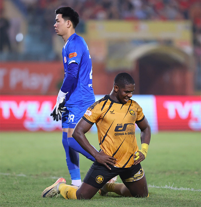 Tiền đạo sắp nhập tịch bất ngờ rời Thanh Hóa: Bước ngoặt khó lường