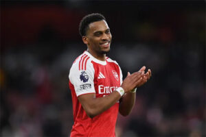 Timber được vinh danh là một trong những cầu thủ hay nhất Premier League