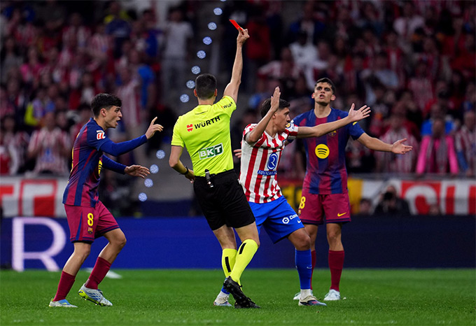 Ủy ban trọng tài La Liga thừa nhận sai lầm ở trận Atletico – Barca
