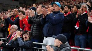 Fan Manchester United muốn “đáp lễ” Liverpool FC