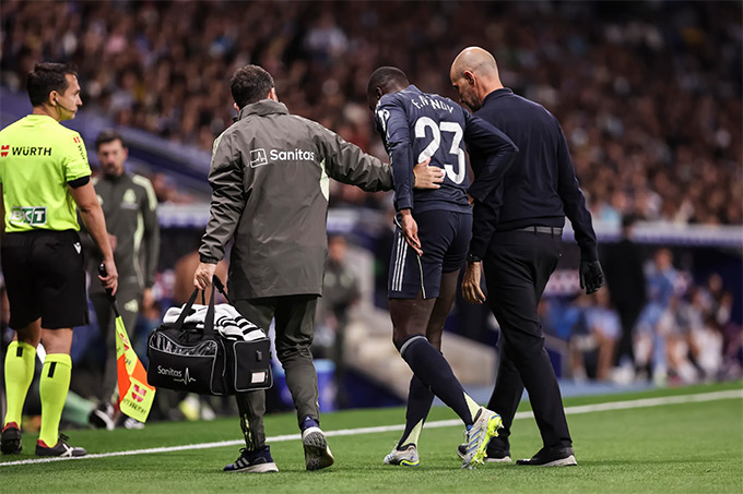 Ferland Mendy muốn buông xuôi, Real Madrid CF đang chìm sâu trong khủng hoảng