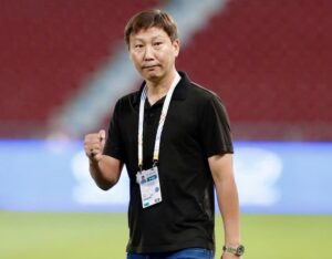 Kim Sang-sik xuất hiện ở phố Núi, tín hiệu ngầm cho tương lai bóng đá Việt