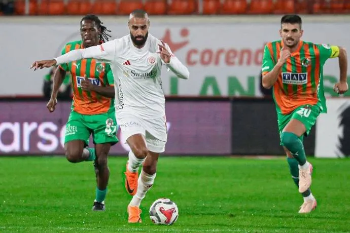 Phân tích kèo Antalyaspor đối đầu Alanyaspor, 0h00 ngày 4/5: Giành giật từng điểm số