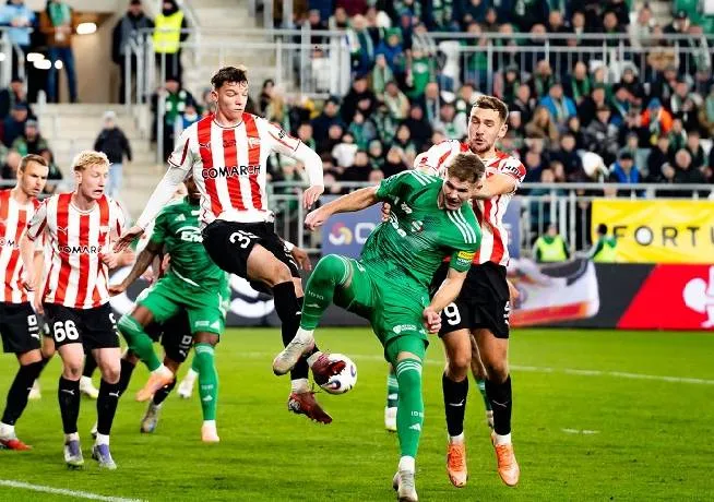 Phân tích kèo trận Cracovia Krakow đụng độ Radomiak Radom, 0h00 ngày 12/5: Kết quả hòa là lý tưởng