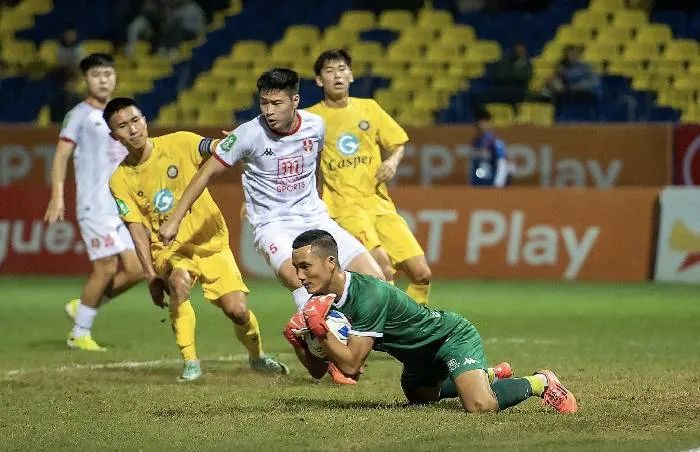 Phân tích và dự đoán kèo trận Đông Á Thanh Hóa gặp Phù Đổng Ninh Bình, 18h00 ngày 31/5: Chiến lược trên sân cỏ