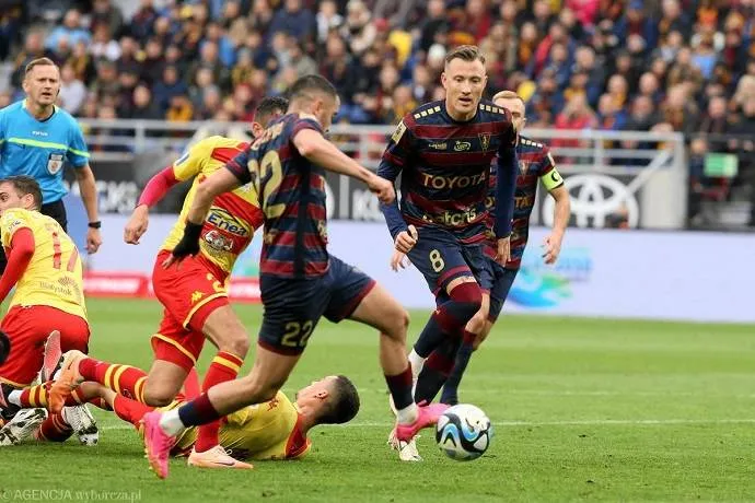 Phân tích và dự đoán kèo Jagiellonia gặp Pogon Szczecin, 22h30 ngày 9/5: Khả năng chia điểm cao