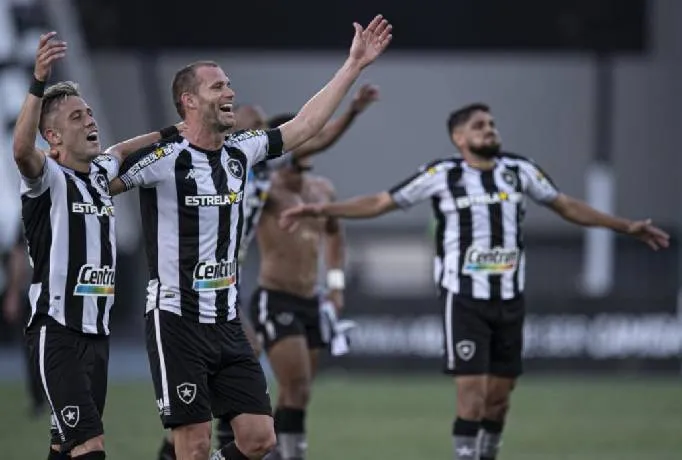 Phân tích kèo thẻ phạt Botafogo và Esporte Vitoria lúc 05h30 ngày 24/7: Tâm thế chiến đấu mạnh mẽ