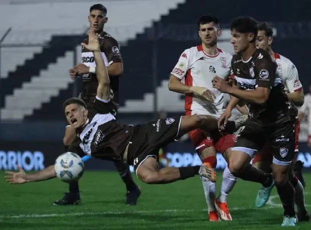 Phân tích kèo thẻ phạt Central Cordoba và Atletico Platense lúc 00h30 ngày 30/7: Trận đấu căng thẳng quyết liệt
