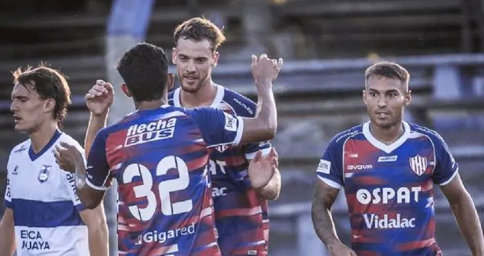 Phân tích kèo thẻ phạt Platense gặp Union Santa Fe lúc 07h15 ngày 25/7: Cuộc chiến căng thẳng trên sân cỏ