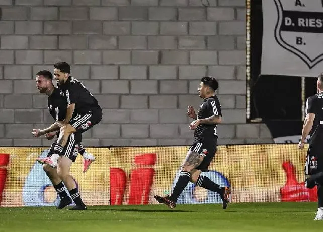 Phân tích trận đấu Defensa đối đầu Deportivo Riestra, 03h00 ngày 30/07: Cuộc chiến giành ngôi đầu bảng