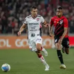Phân tích kèo thẻ phạt trận Atletico Paranaense và Esporte Vitoria lúc 07h00 ngày 04/08: Sức mạnh của đội chủ nhà nổi trội
