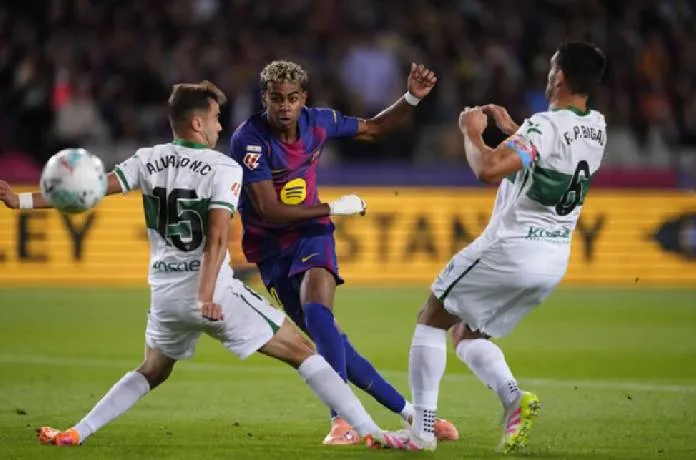Nhận định kèo thẻ phạt Elche gặp Barcelona lúc 02h30 ngày 24/08