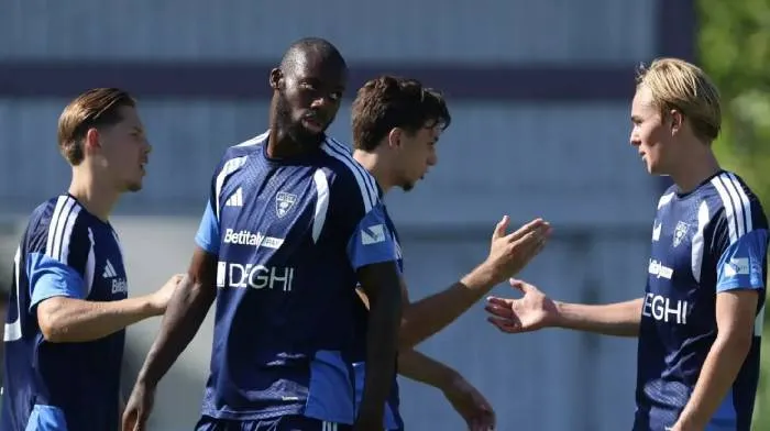 Phân tích kèo thẻ phạt trận đấu giữa Palermo và Lecce lúc 02h15 ngày 18/08: Sự căng thẳng lên cao