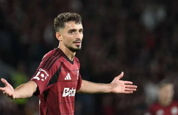 Phân tích kèo thẻ phạt Sparta Prague và Olympique Lyon lúc 01h00 ngày 05/08: Cuộc chiến quyết liệt
