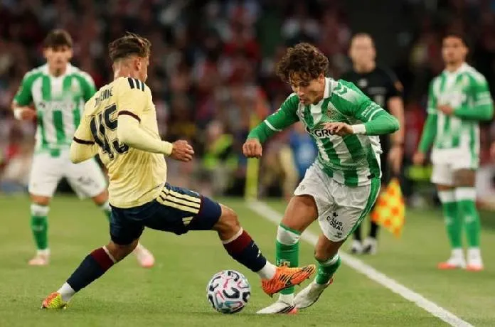 Phân tích kèo thẻ phạt trận Valencia gặp Real Betis lúc 02h00 ngày 26/08