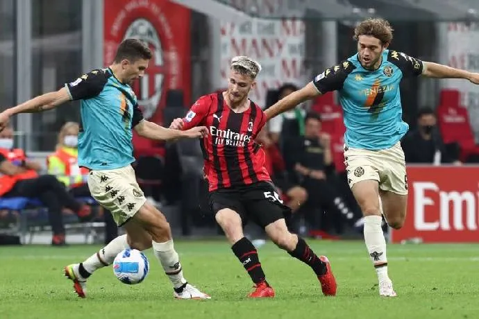 Phân tích kèo phạt góc trận AC Milan gặp Venezia, 01h45 ngày 29/08