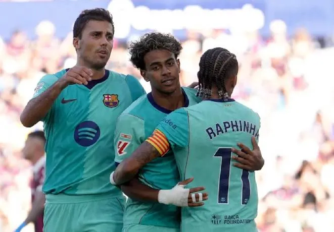 Dự đoán thẻ phạt trận Barcelona đối đầu Racing Santander lúc 02h30 ngày 17/09