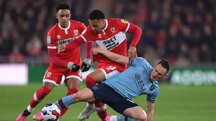 Phân tích kèo thẻ phạt trận Burnley và Middlesbrough lúc 02h00 ngày 03/09